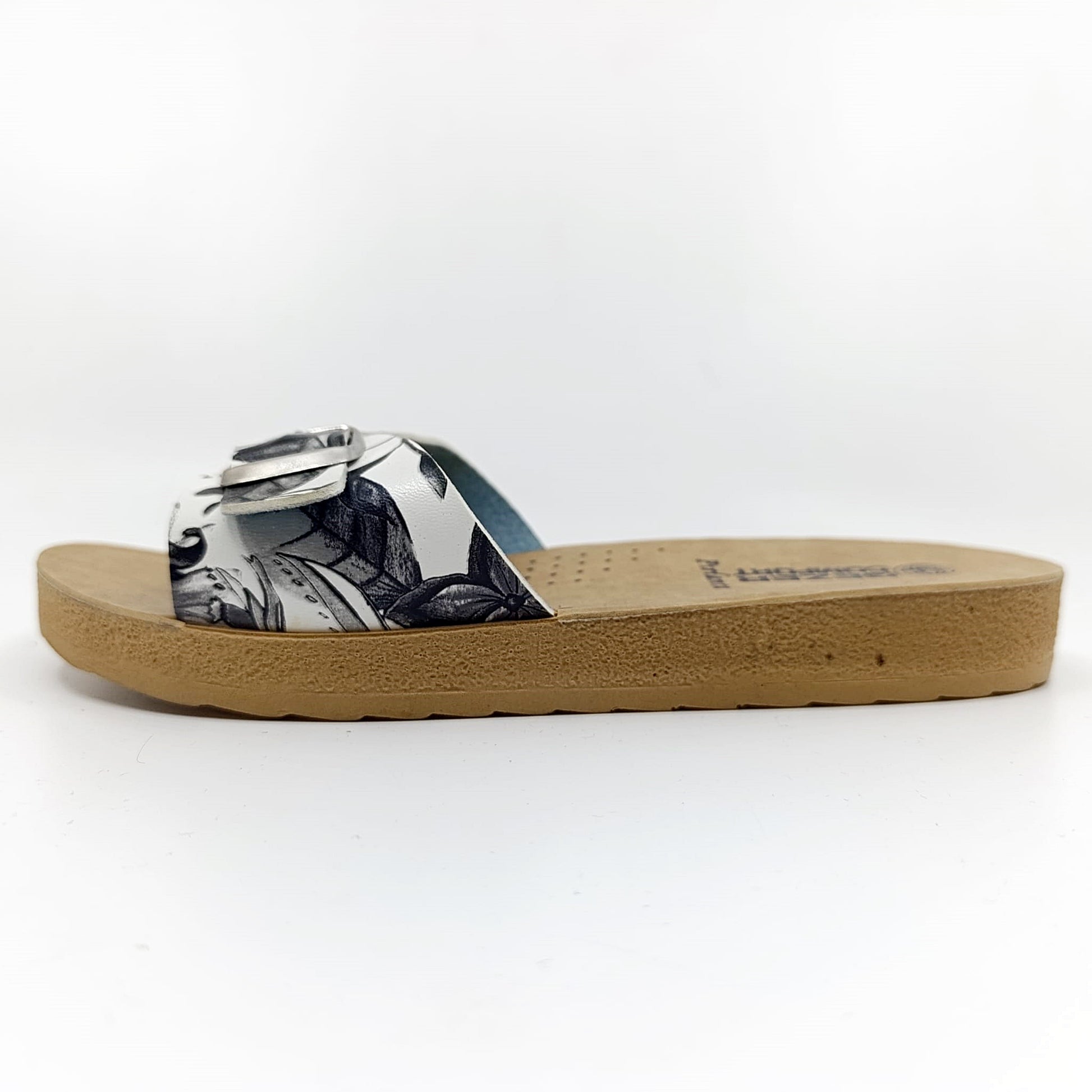 bijele natikace sa cvjetnim detaljima gezer