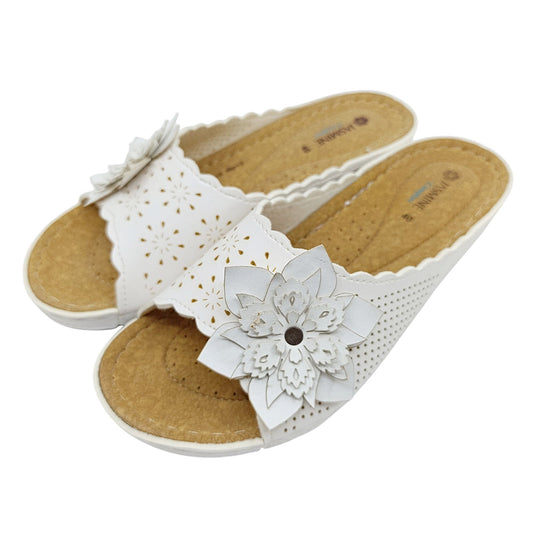 bijele zenske natikace cvjetni ukras anatomsko gaziste