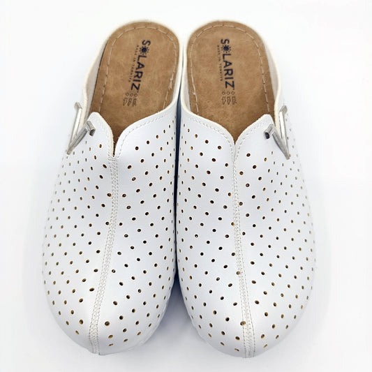 klompe bijele sa šupljikavim gornjištem