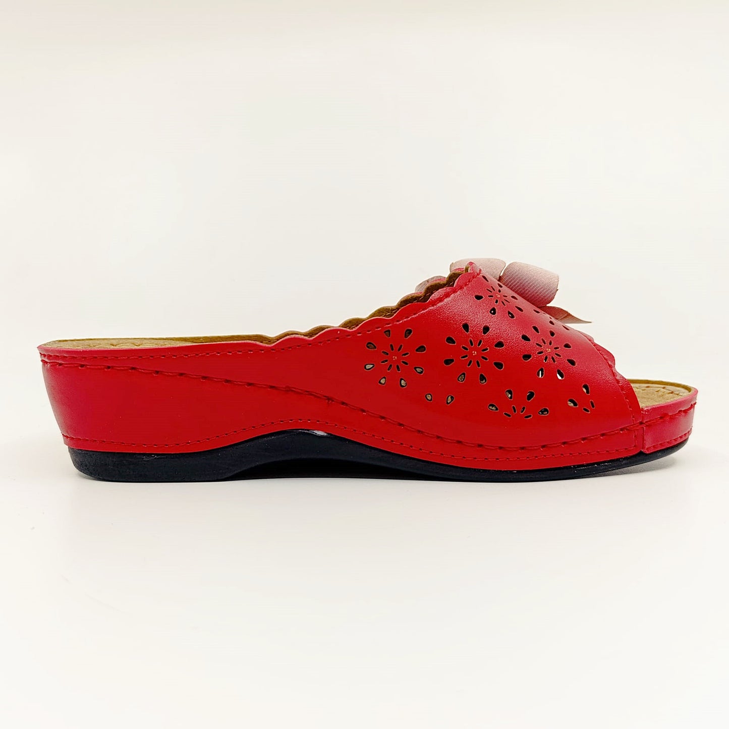 ljetne natikace perforirana koza cvjetni detalj udobne