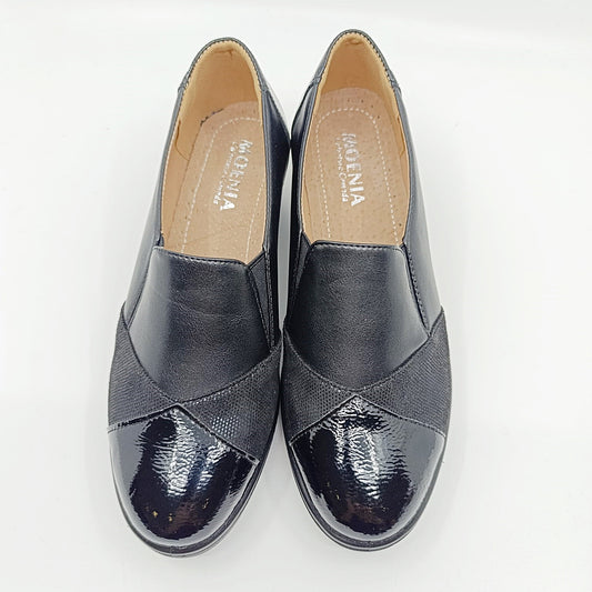 udobne poslovne cipele zenske crne sa strane