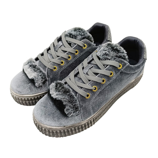 zenske futrane tenisice sive krzno platforma