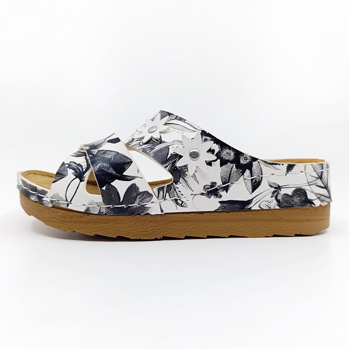 zenske natikace povisena peta anatomski oblik udobnost