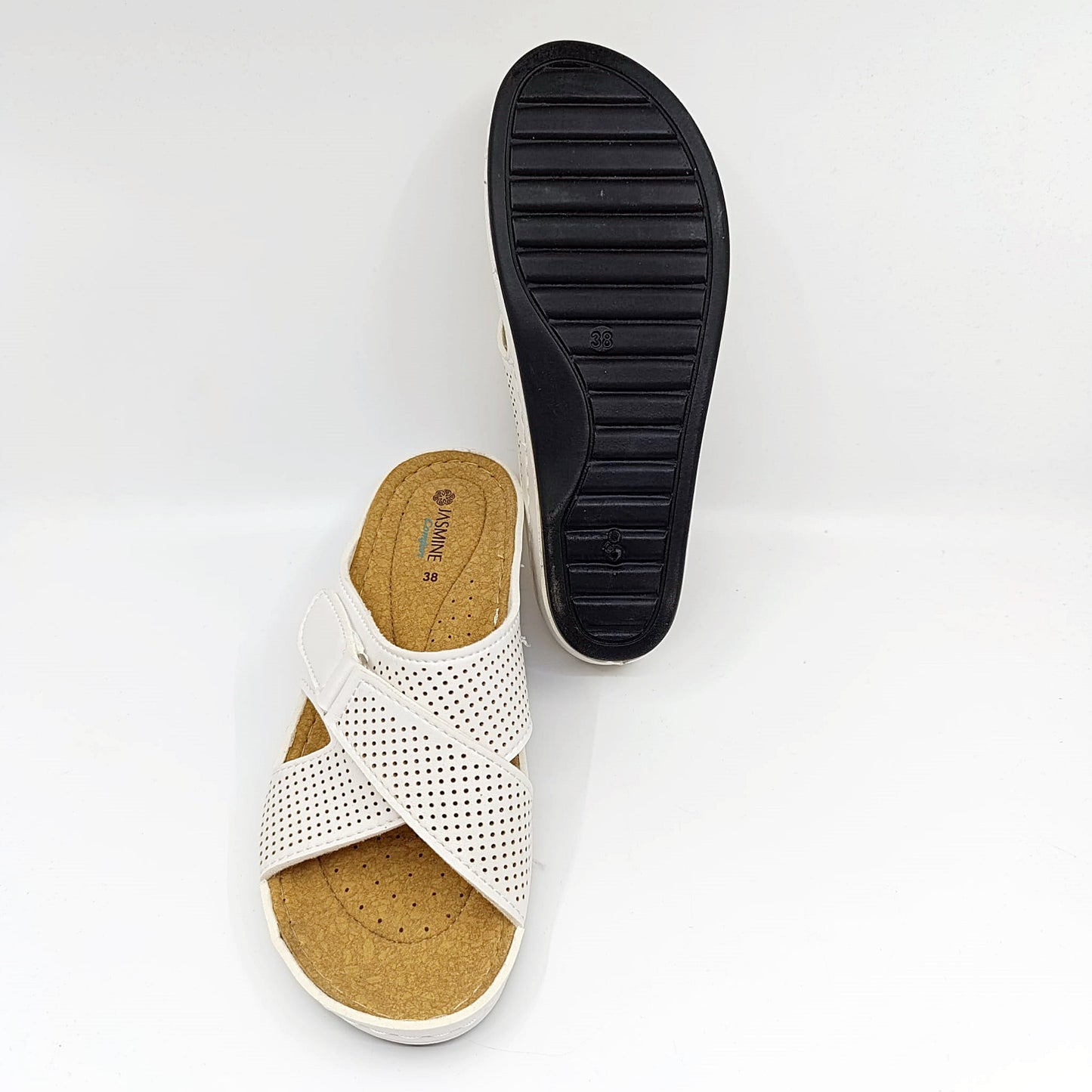 zenske natikace umjetna koza velicine 37-41 bijele