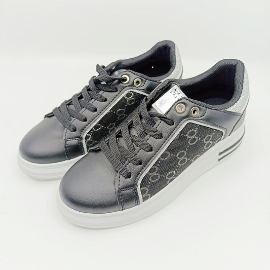 crne tenisice bijeli srebrni detalji udobne lagane