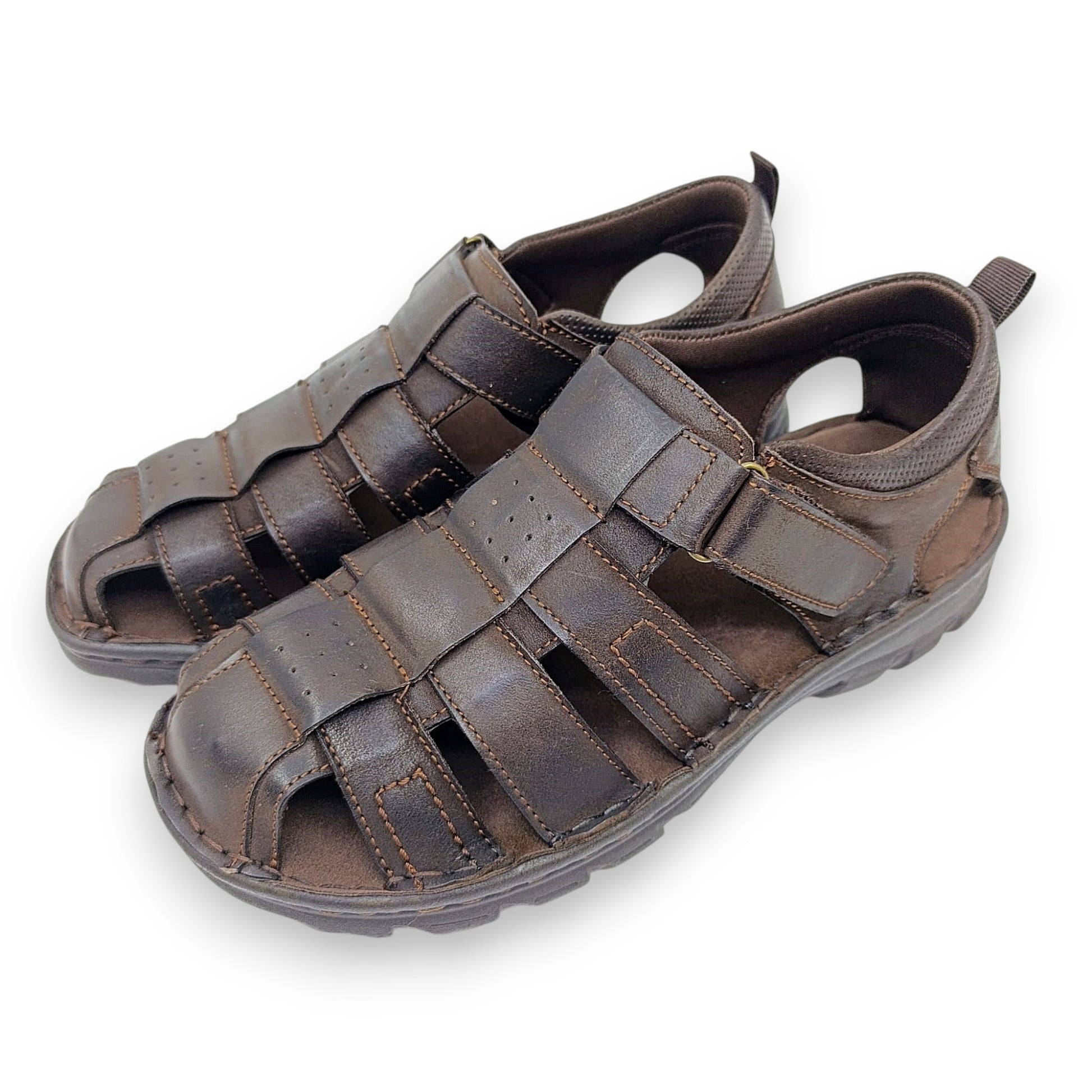 detalj koznih sandala muskih prosivi