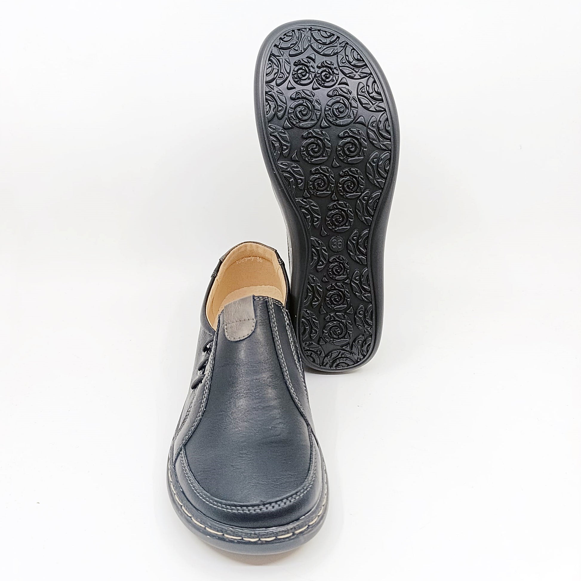 zenske crne hodalice udobne cipele jesenska kolekcija