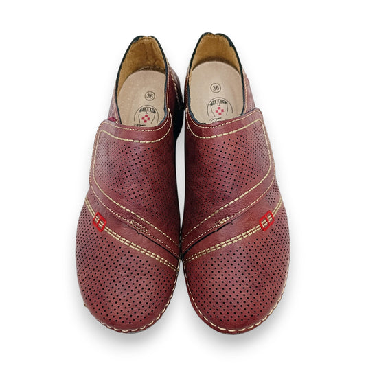 zenske hodalice bordo visnja perforirane crveni detalji par sprijeda