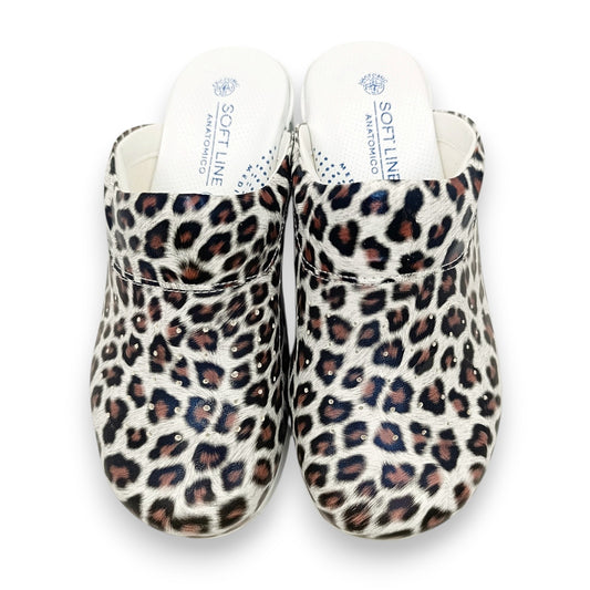 Anatomske profesionalne klompe s leopard printom, smeđe-bijele s bijelim đonom